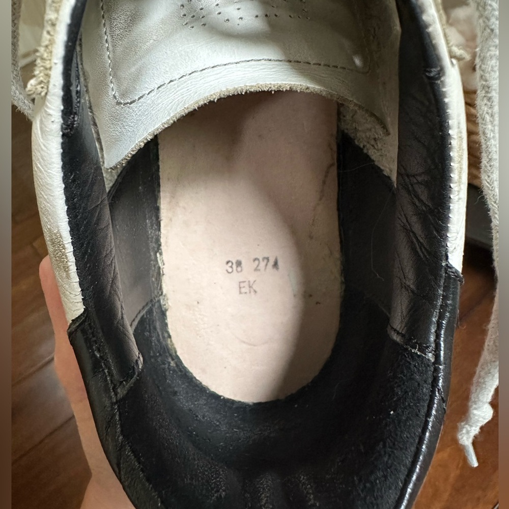 Golden Goose Women’s Super-Star low-top sneakers in black/white - Picture 11 of 13